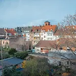 N4 Centrally Located 3-Room Apartment With Balcony Or Individual Rooms