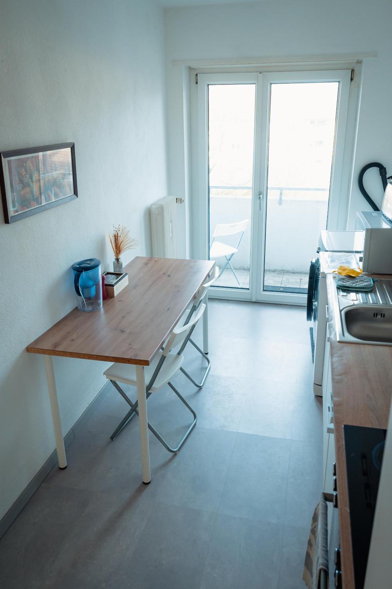 Privatunterkunft N4 Centrally Located 3-room With Balcony Or Individual *
