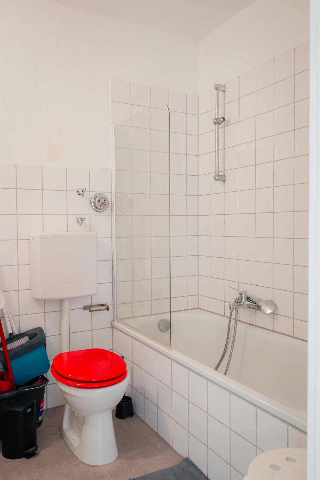 N4 Centrally Located 3-room With Balcony Or Individual *