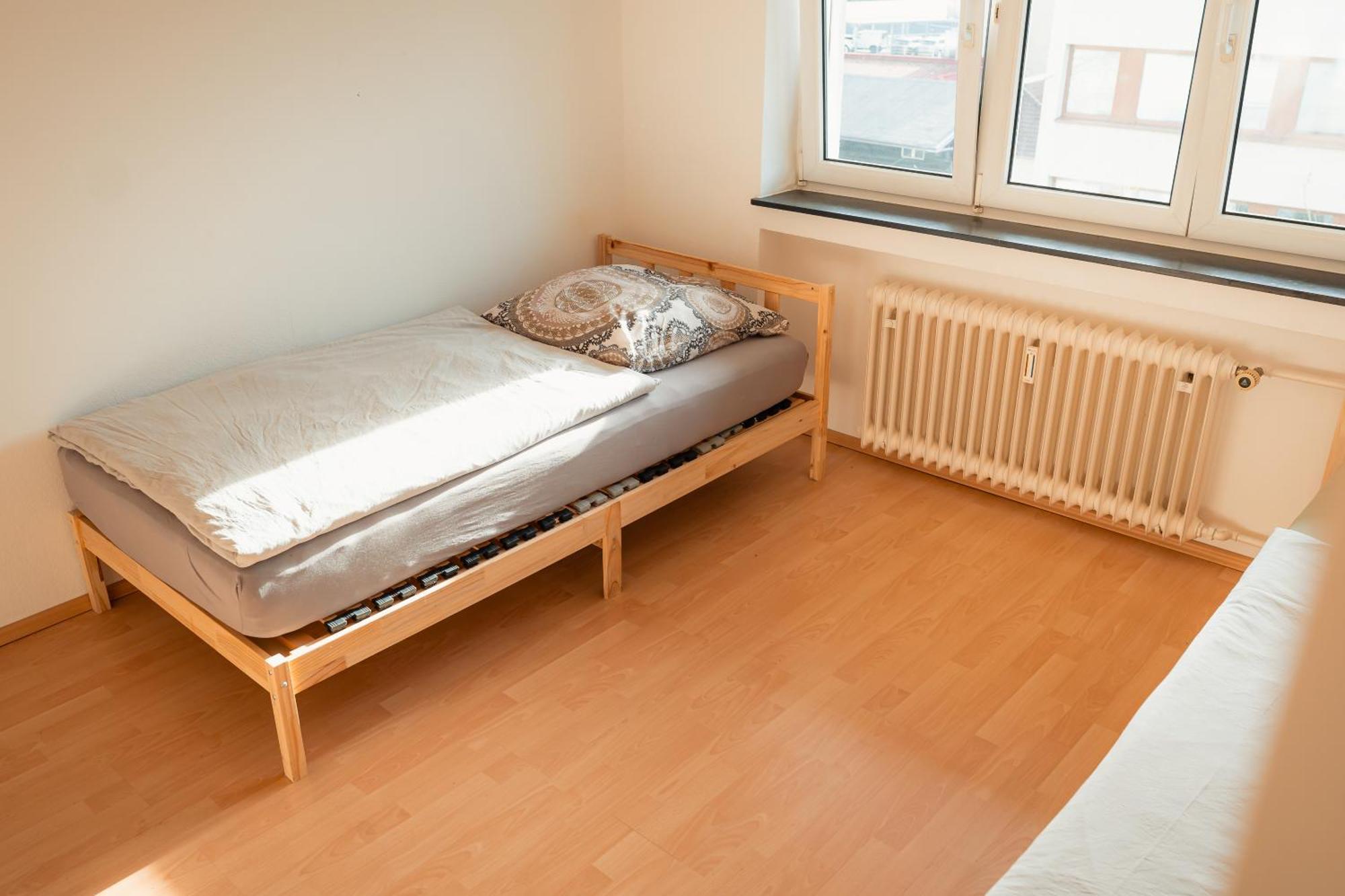 N4 Centrally Located 3-room With Balcony Or Individual *